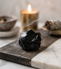Charger l'image dans la galerie, Morceau brut d'obsidienne noire