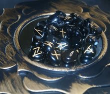 Cargar imagen en el visor de la galería, SET DE RUNAS DE ÓNIX NEGRO
