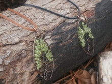 Cargar imagen en el visor de la galería, COLLAR PERIDOTO ARBOL DE LA VIDA
