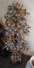 Cargar imagen en el visor de la galería, 700 PIEDRAS MIXTAS ÁRBOL DE GEMAS DE 15&quot;
